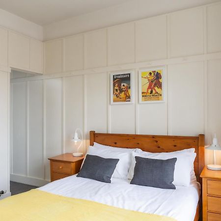 The Kings Head Bed & Breakfast Wye Exterior photo