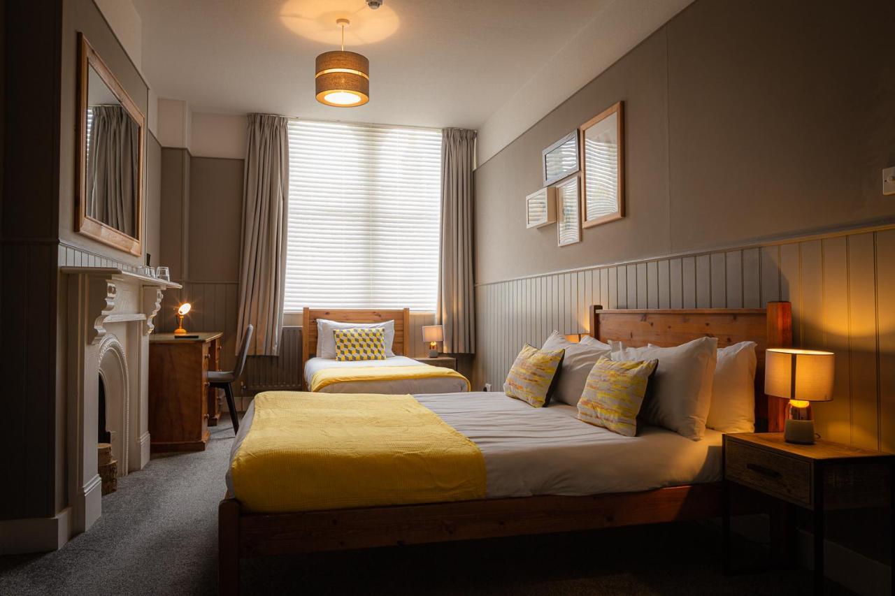The Kings Head Bed & Breakfast Wye Exterior photo