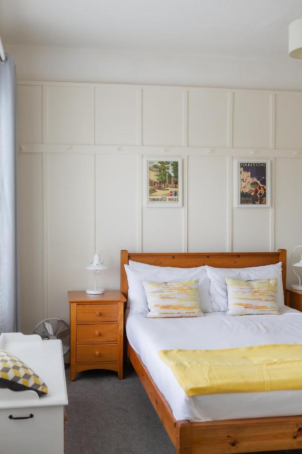 The Kings Head Bed & Breakfast Wye Exterior photo