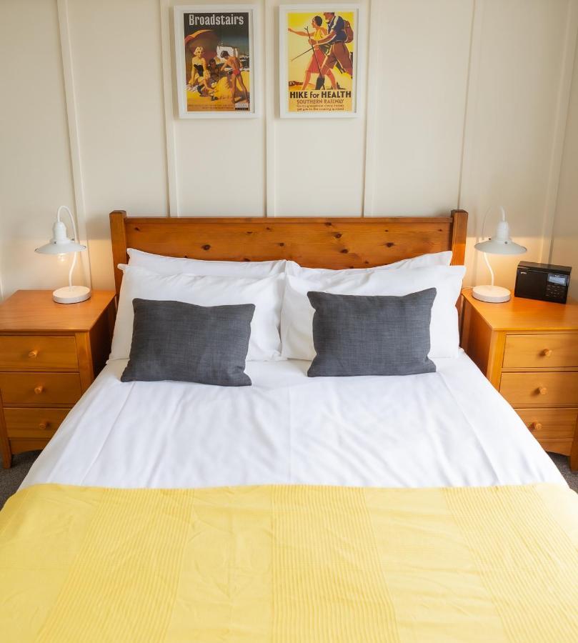 The Kings Head Bed & Breakfast Wye Exterior photo